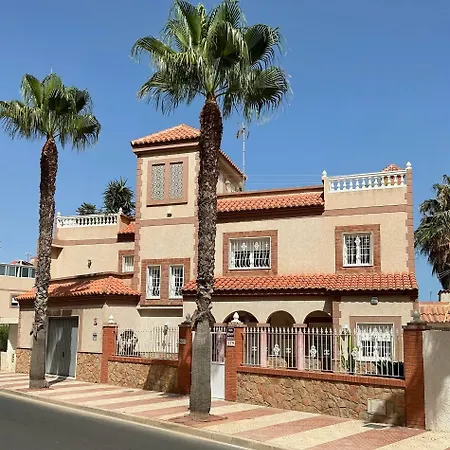 Large Private Pool And Garden Near