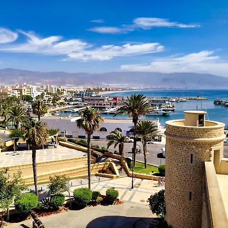 Large Private Pool And Garden Near بيت للعطل